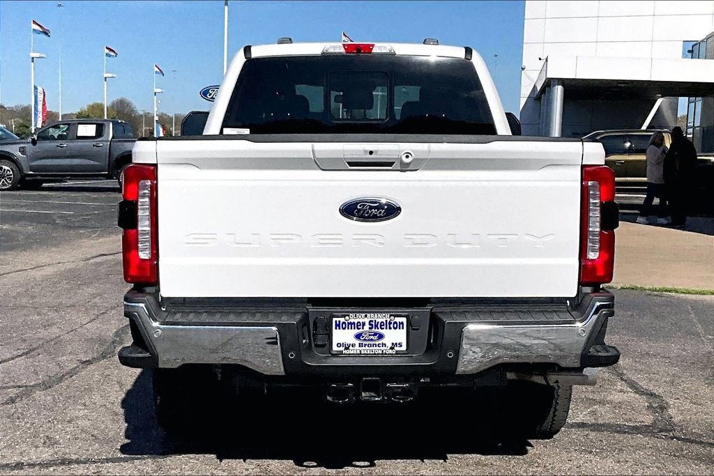 New 2026 Ford F250 Lariat w/ FX4 Off-Road Package image 4