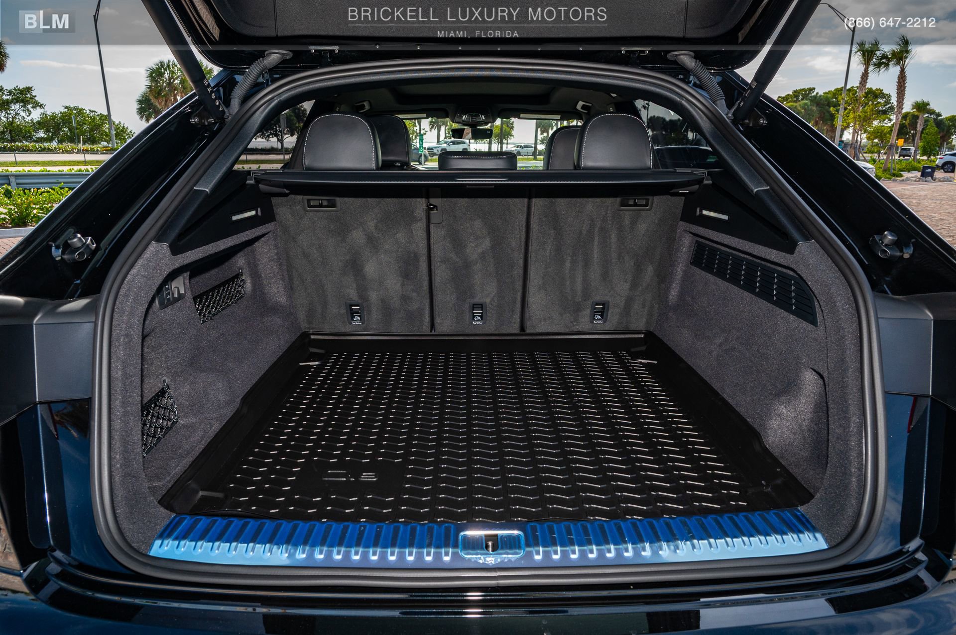 Used 2025 Audi Q8 Prestige image 16