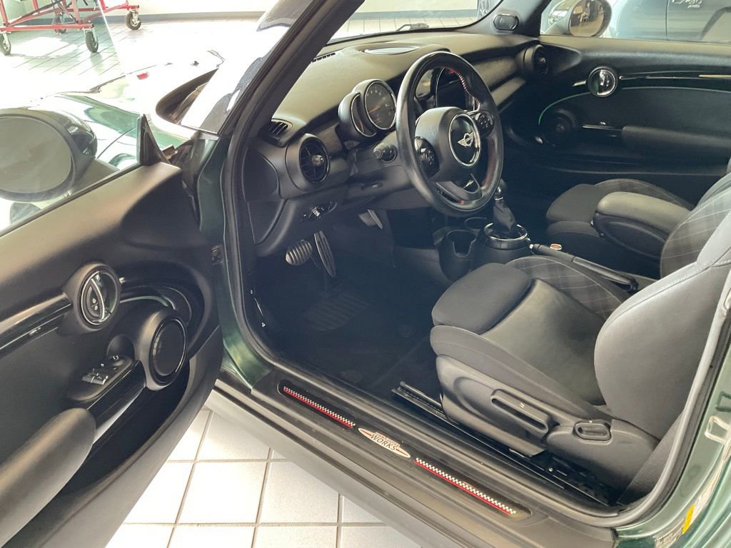 Used 2017 MINI Cooper S image 8