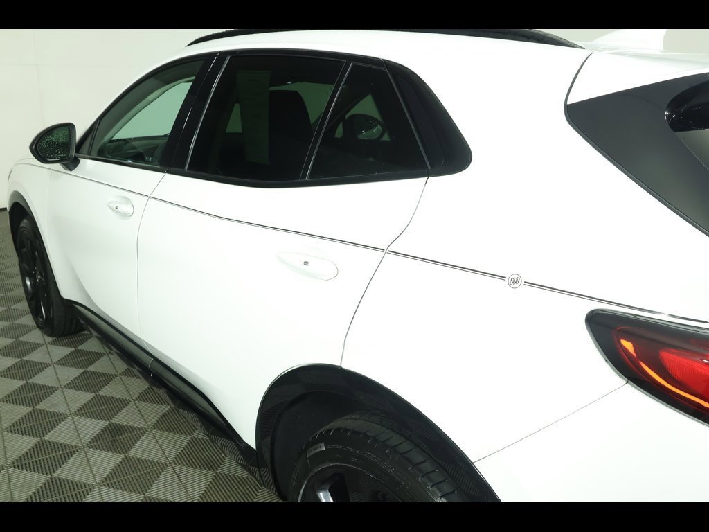 Used 2023 Buick Envision Preferred w/ Sport Touring Package image 17