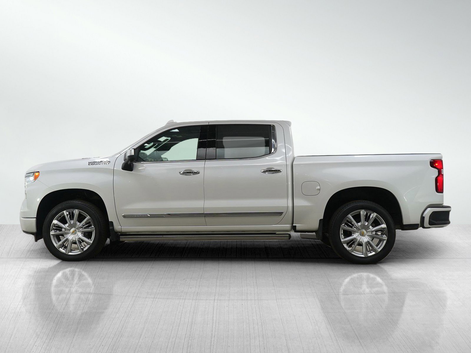 Used 2025 Chevrolet Silverado 1500 High Country image 2