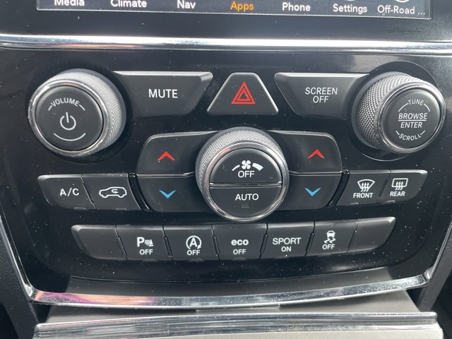 Used 2020 Jeep Grand Cherokee Laredo w/ 18" Wheel & 8.4" Radio Group image 26