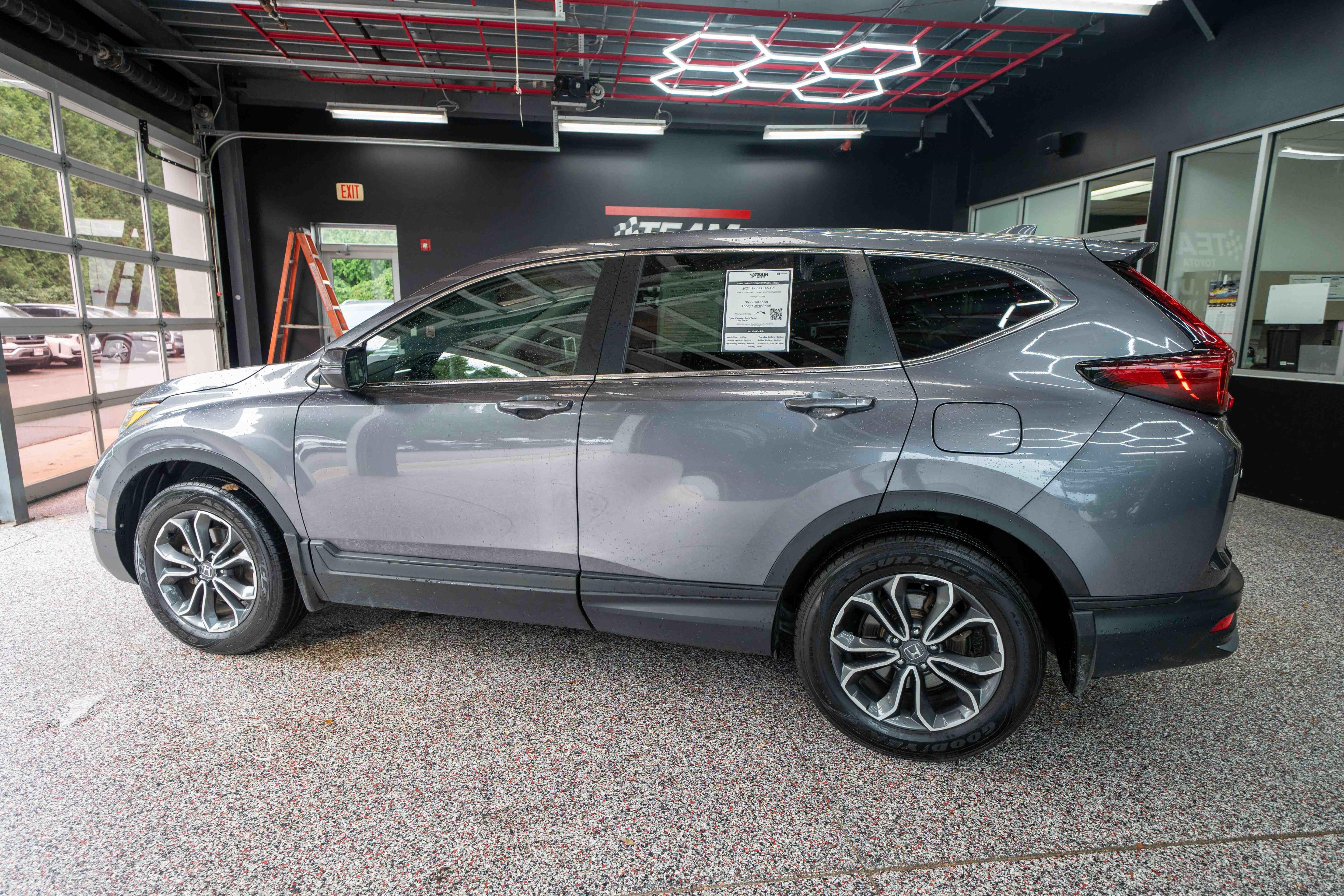 Used 2021 Honda CR-V EX image 2