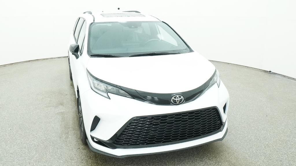 New 2026 Toyota Sienna XSE FWD image 8
