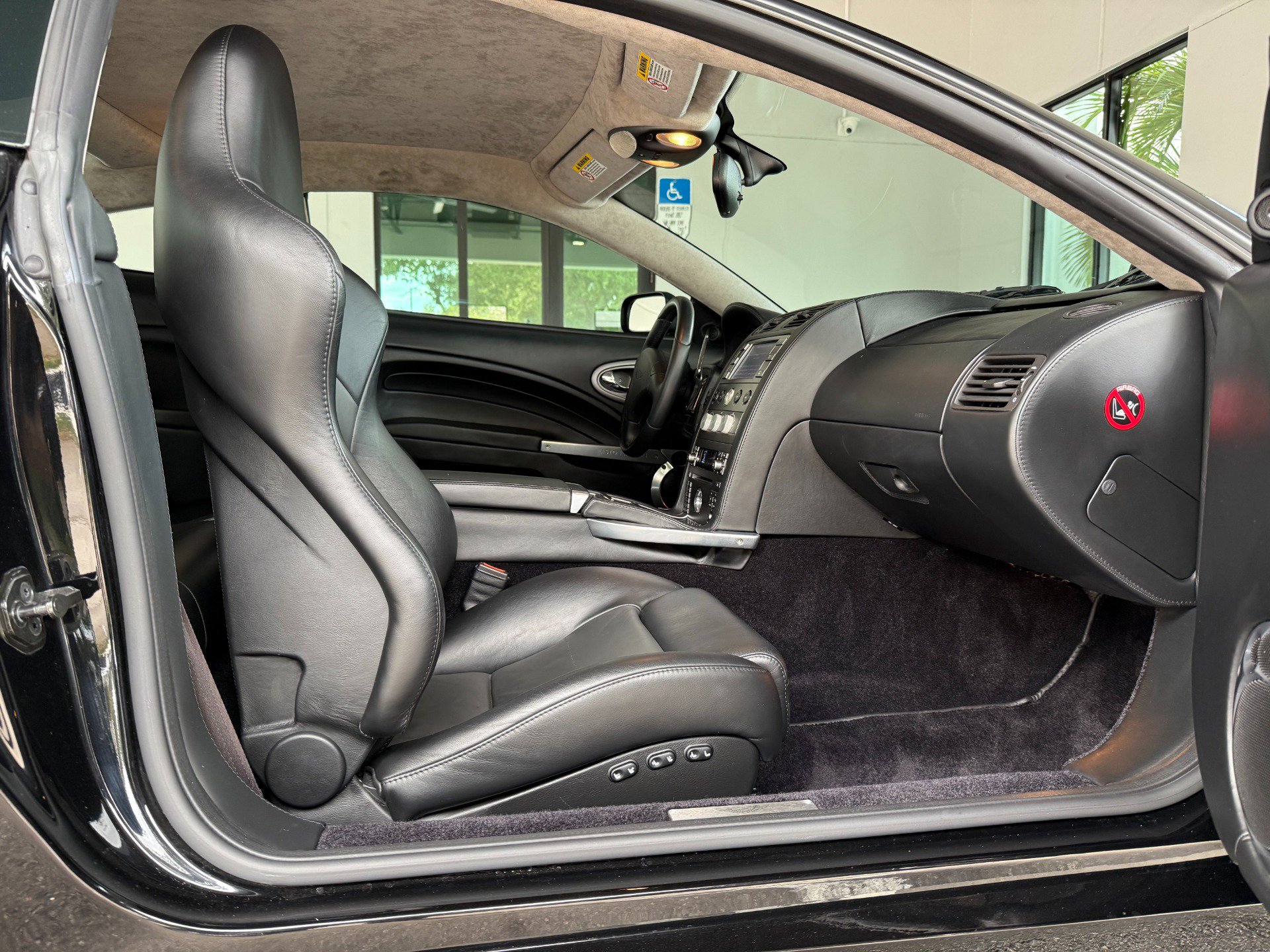 Used 2006 Aston Martin Vanquish S image 30