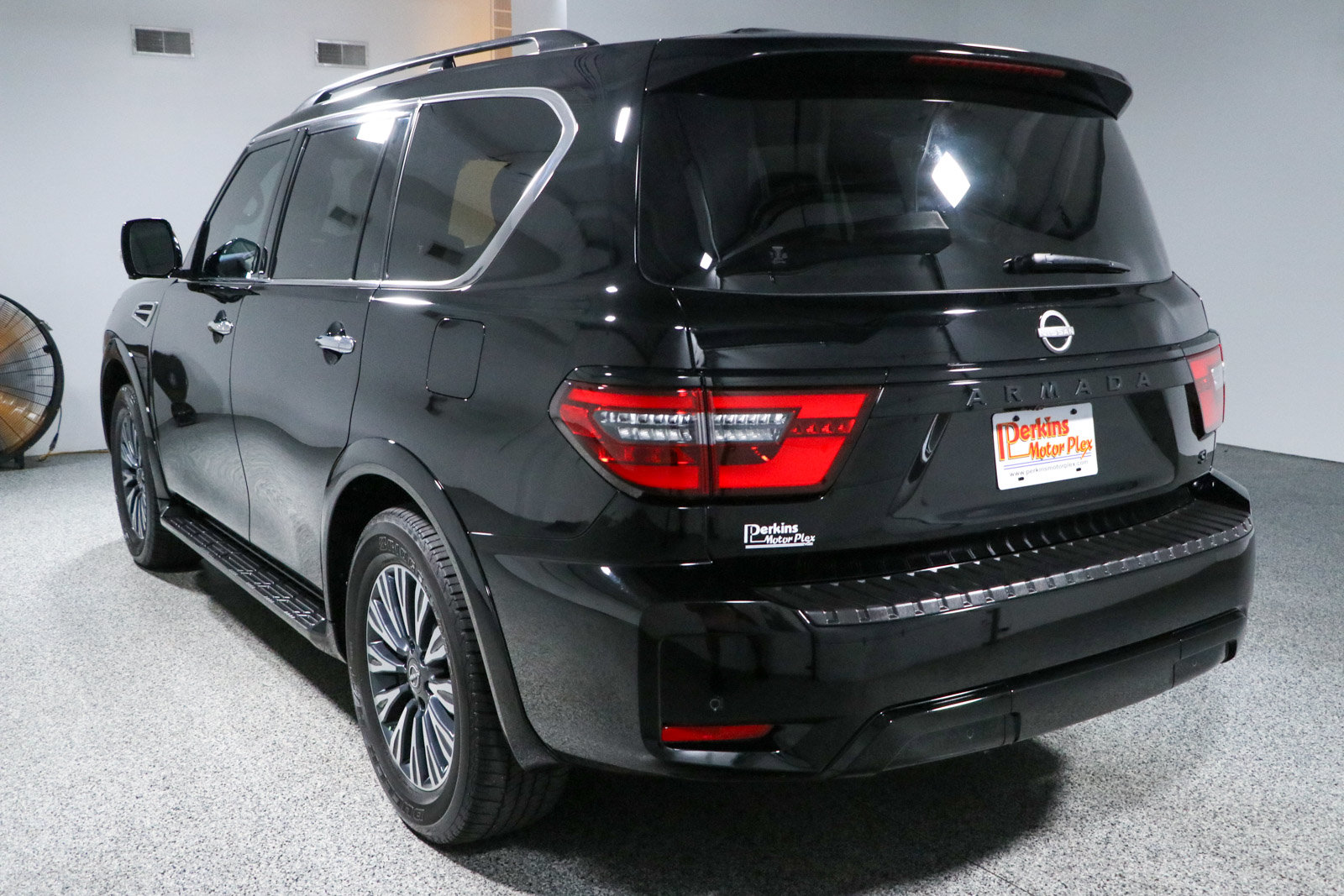 Used 2023 Nissan Armada SL w/ Midnight Edition Package AWD/4WD image 9