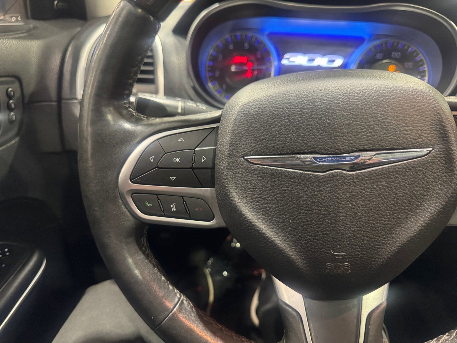 Used 2019 Chrysler 300 Limited w/ Light Group image 22