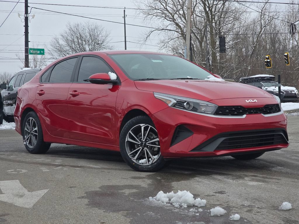 Used 2023 Kia Forte LXS w/ LXS Technology Package image 2