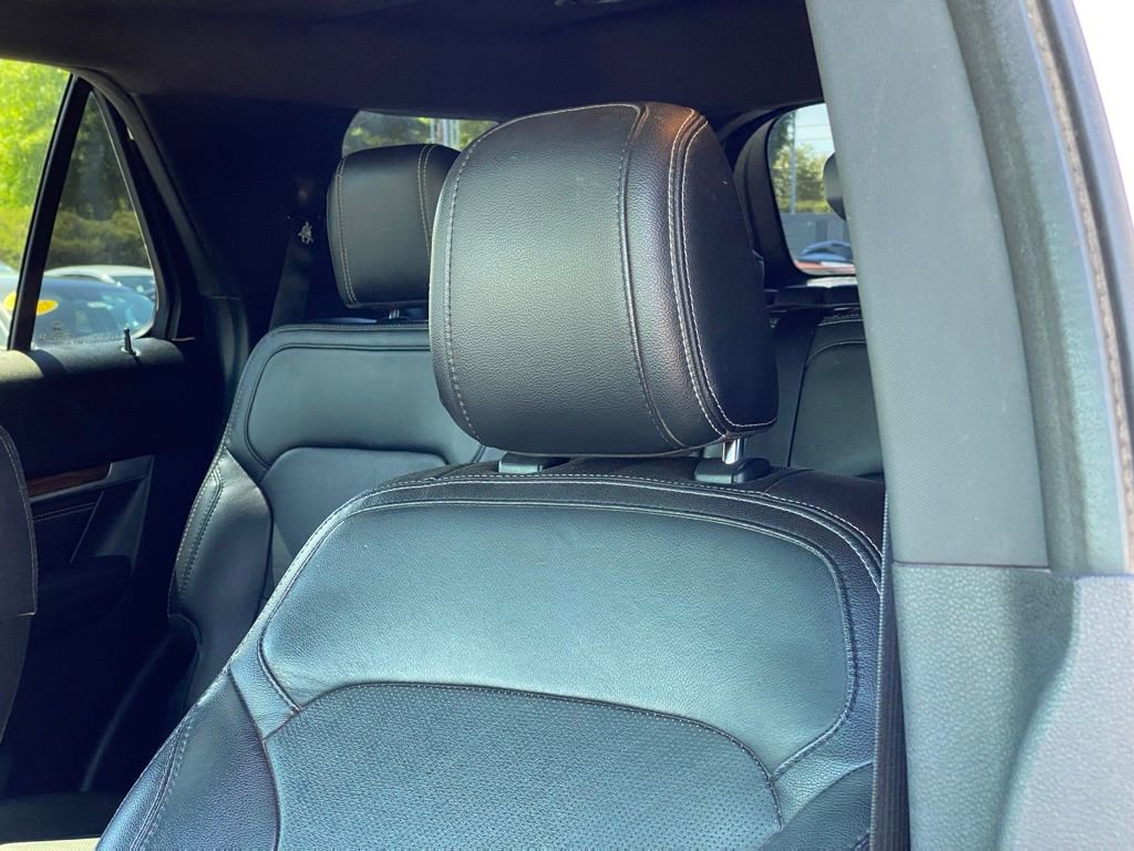 Used 2018 Ford Explorer Limited w/ Equipment Group 301A AWD/4WD image 23