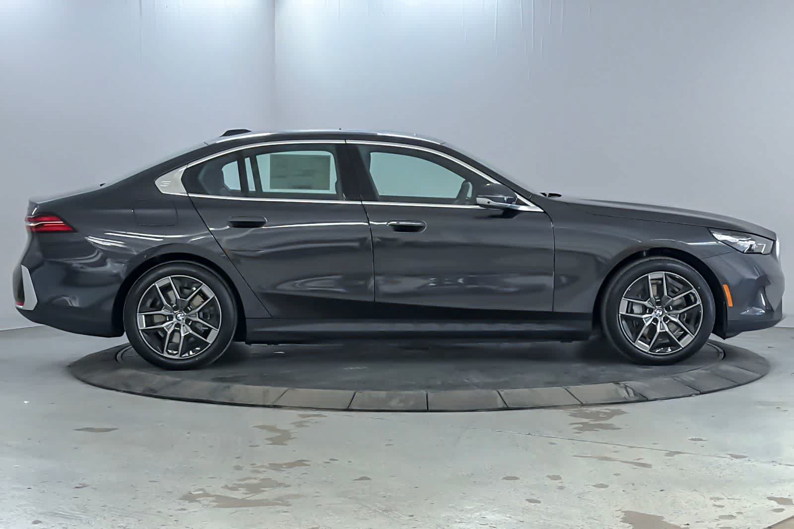 New 2027 BMW i5 M60 RWD image 8