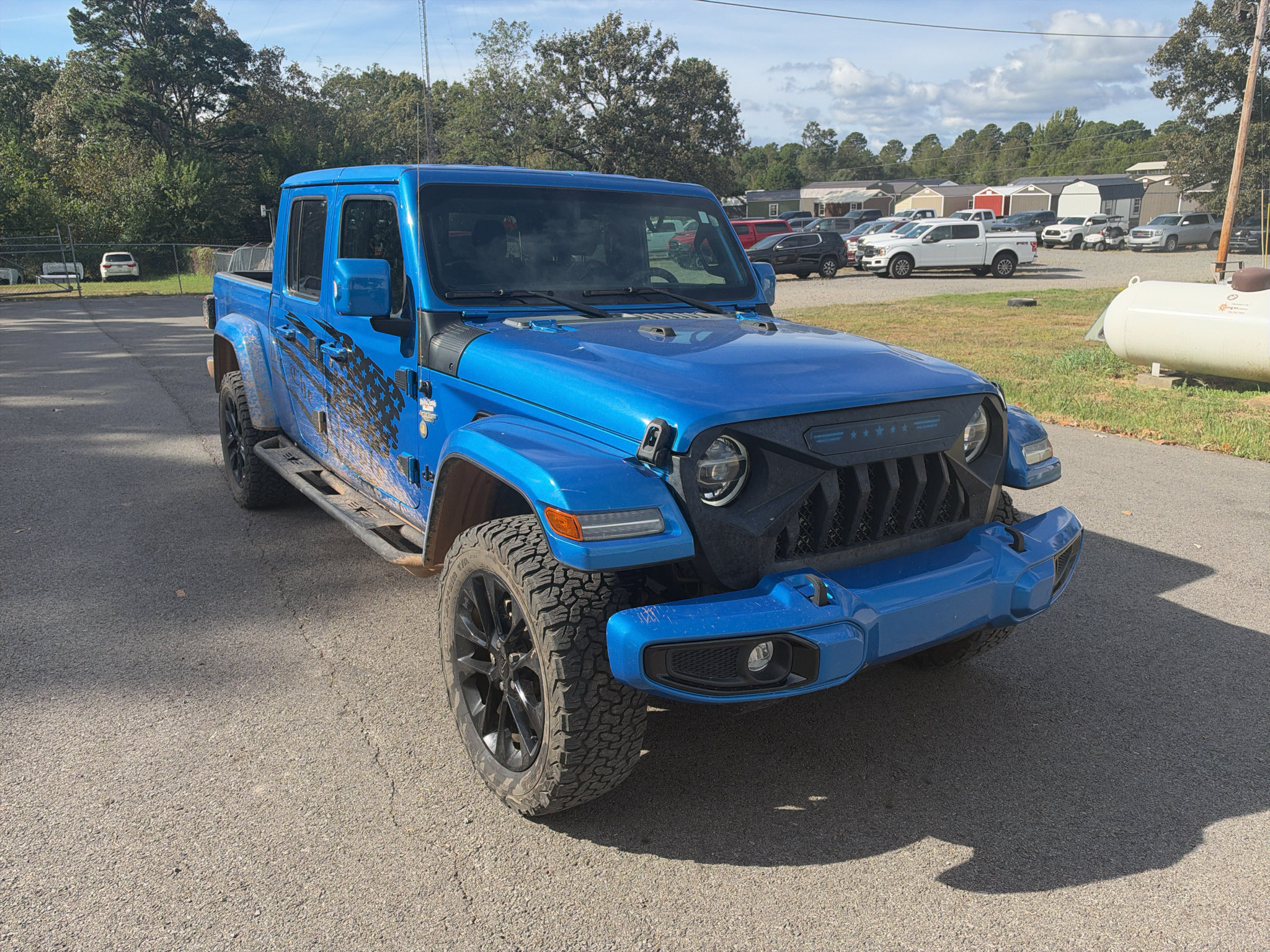 Used 2022 Jeep Gladiator Overland AWD/4WD image 2