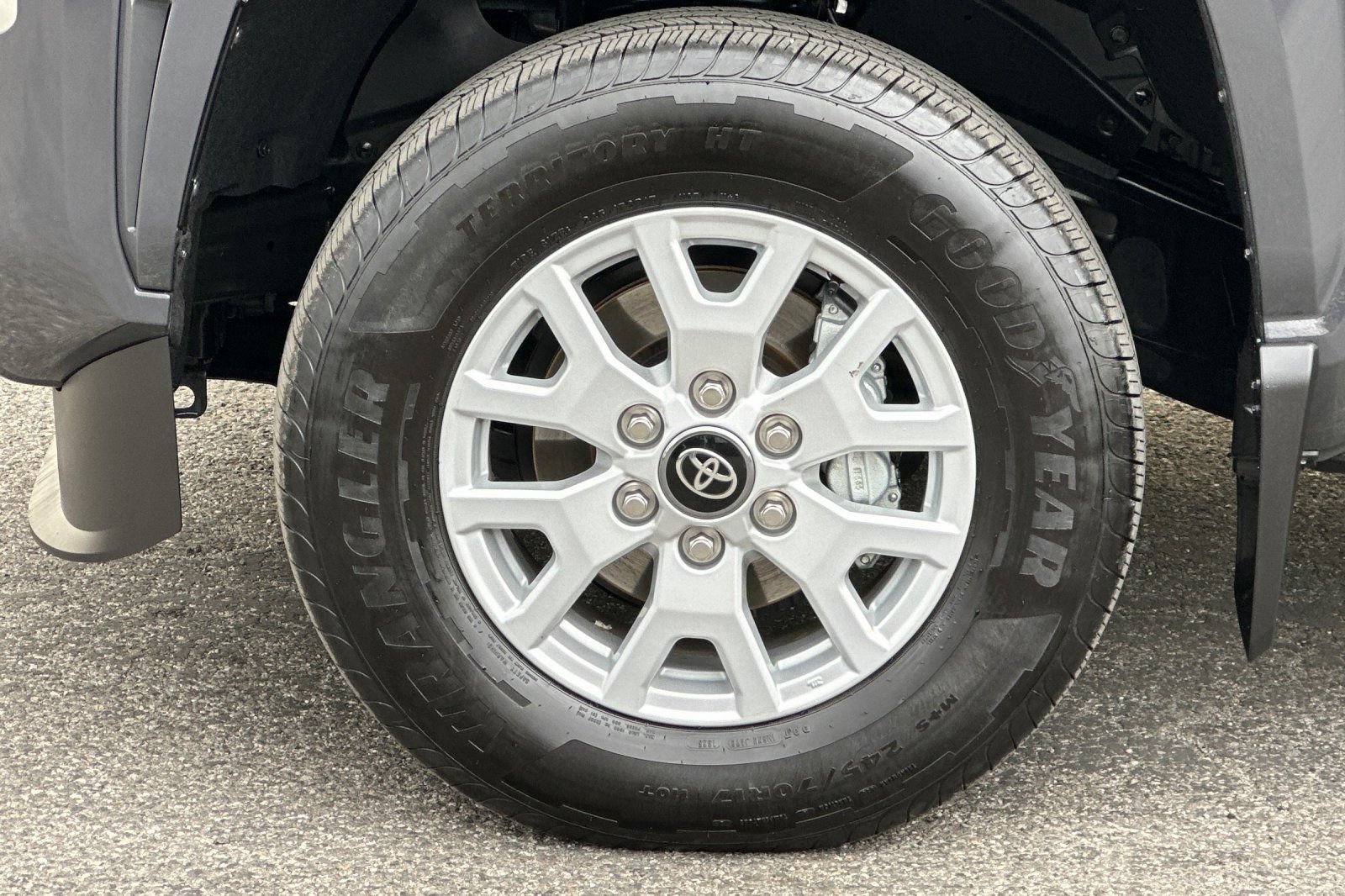 Used 2025 Toyota Tacoma SR5 AWD/4WD image 35