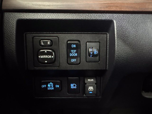 Used 2018 Toyota Tundra Limited w/ Limited Premium Package AWD/4WD image 19
