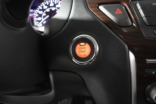 Used 2015 Nissan Pathfinder SL AWD/4WD image 18