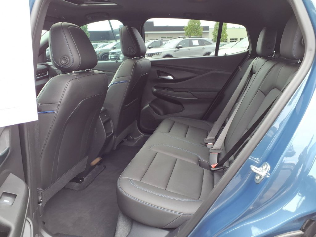 Used 2025 Buick Envista Sport Touring w/ Convenience I Package FWD image 17