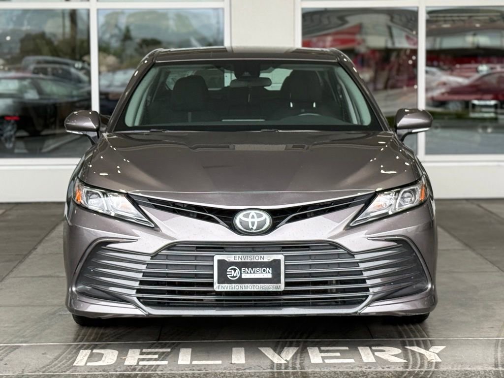 Used 2024 Toyota Camry LE image 4