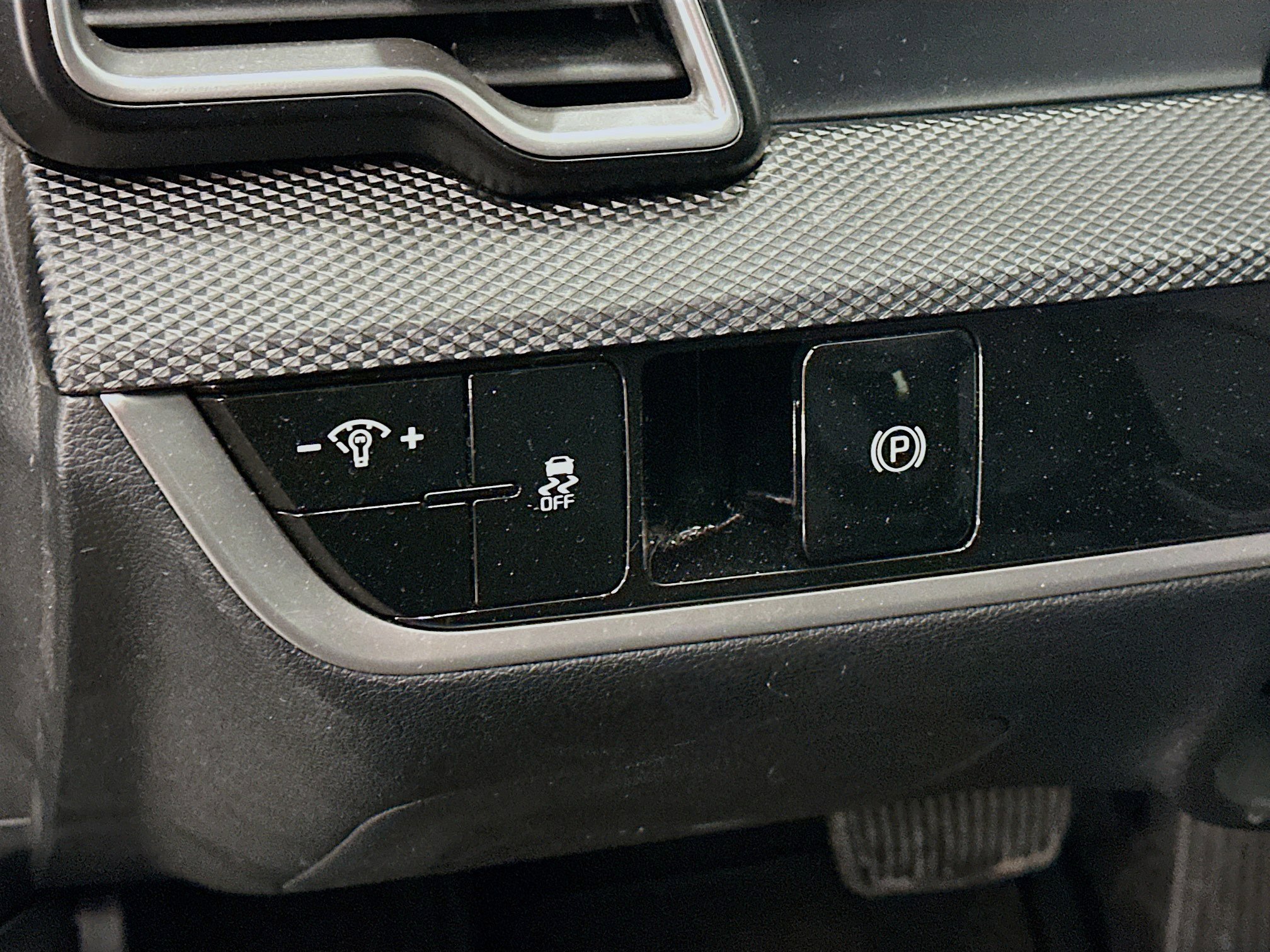 Used 2025 Kia Sportage LX image 17