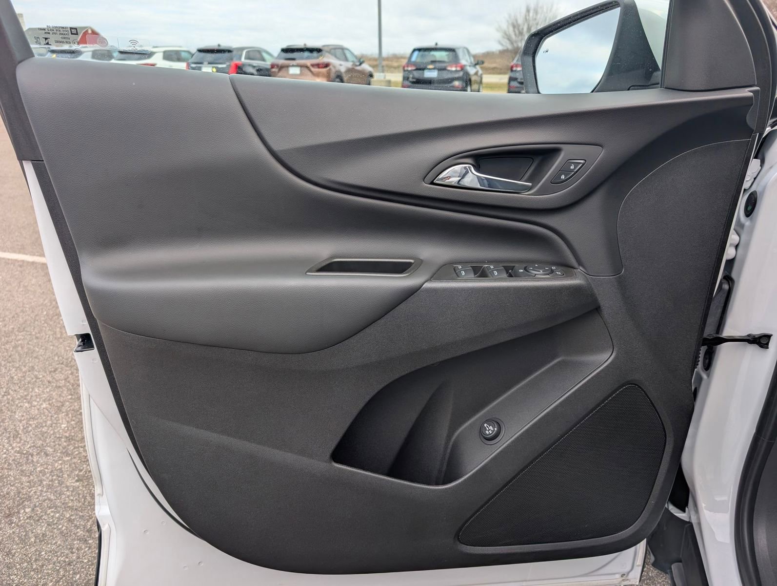 Used 2024 Chevrolet Equinox LT image 7