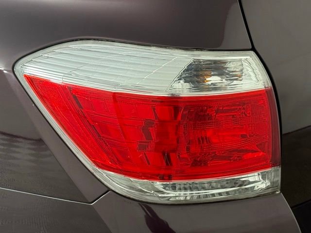 Used 2013 Toyota Highlander FWD image 13