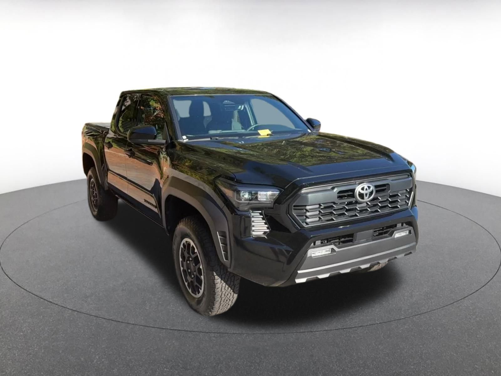 Used 2025 Toyota Tacoma TRD Off-Road image 3