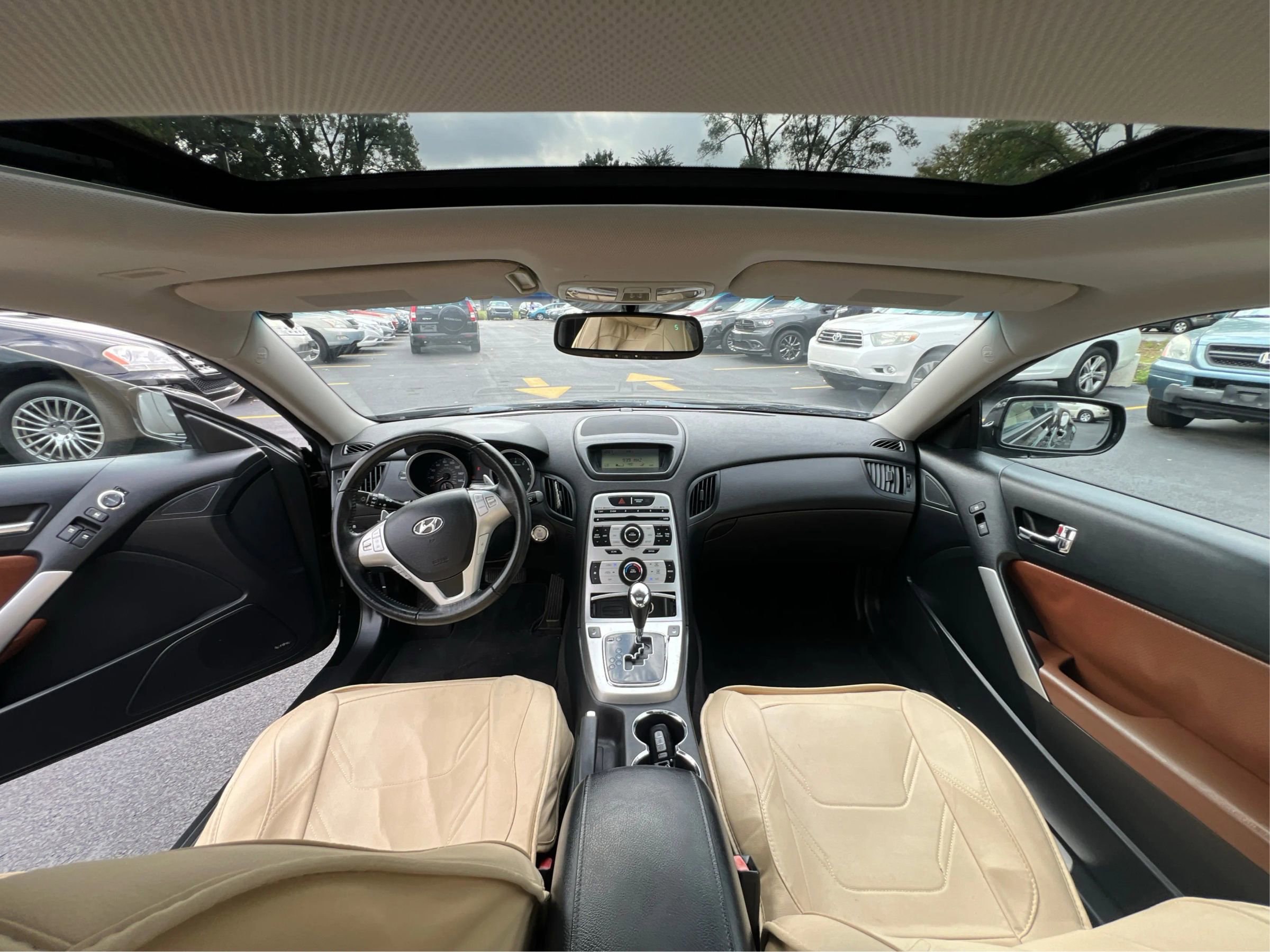 Used 2010 Hyundai Genesis 3.8 RWD image 26