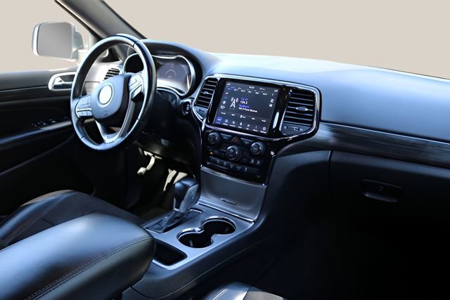 Used 2021 Jeep Grand Cherokee Laredo X image 17