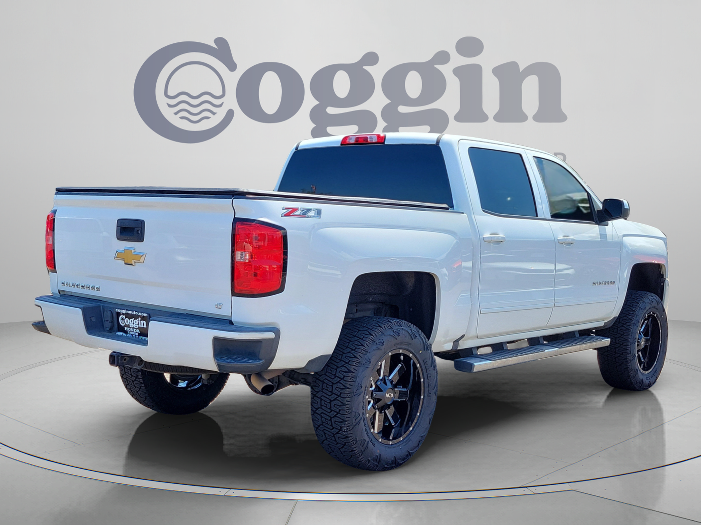 Used 2017 Chevrolet Silverado 1500 LT w/ All Star Edition AWD/4WD image 5