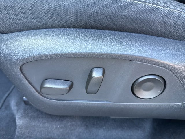 Certified 2025 Chevrolet Traverse LT image 11