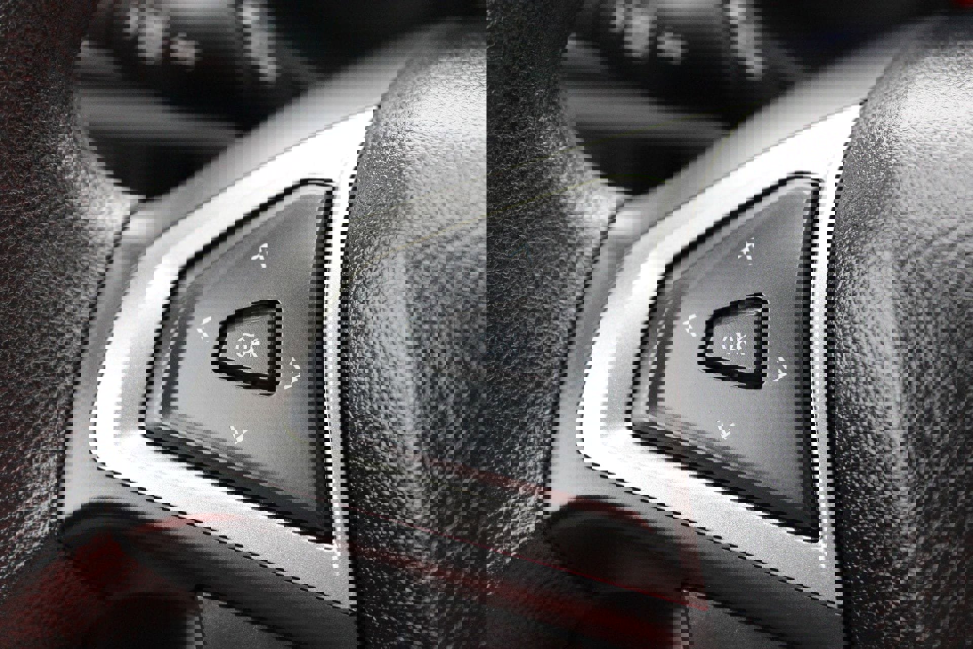 Used 2020 Ford Fusion SE image 28