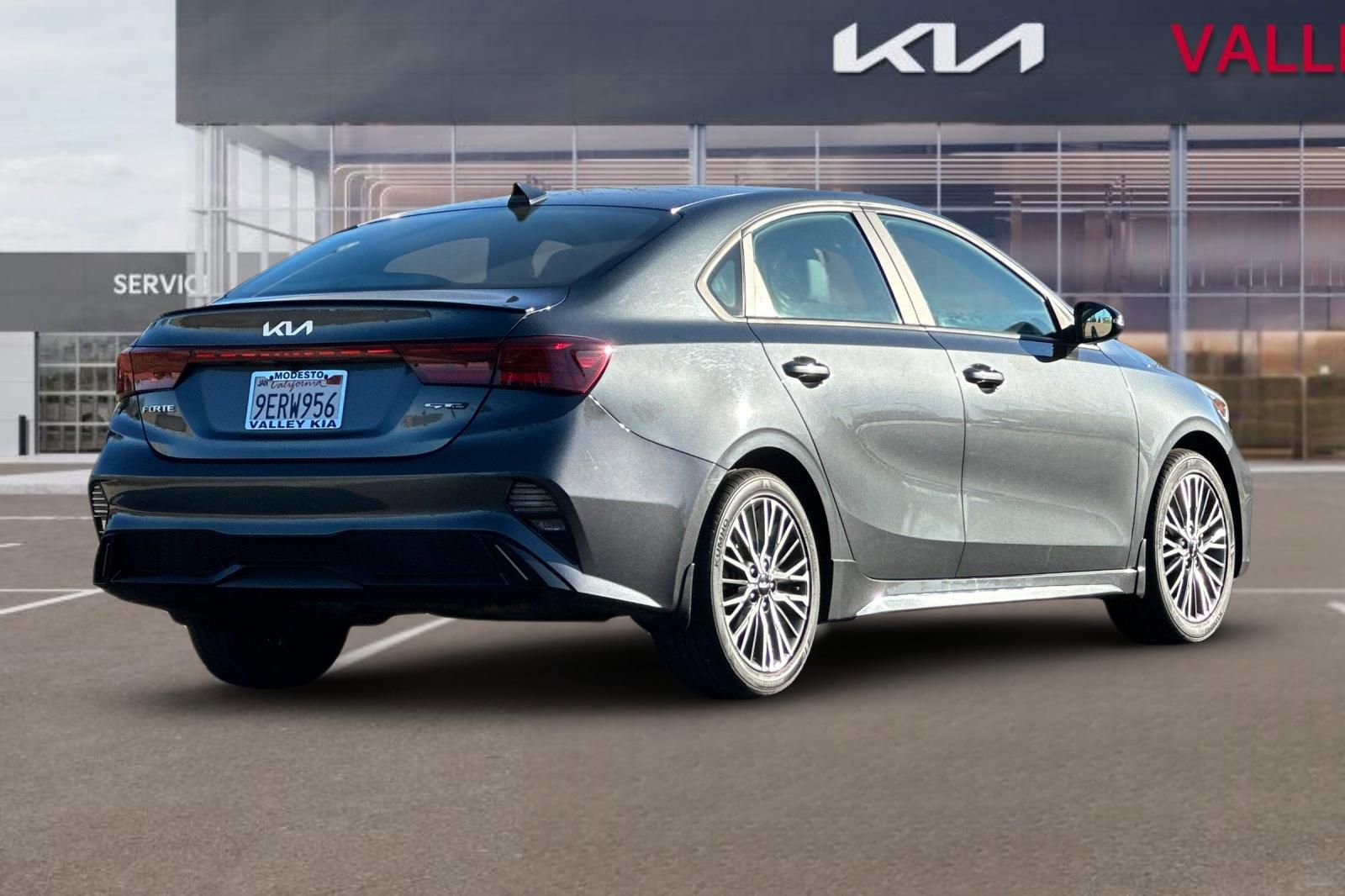 Used 2023 Kia Forte GT-Line w/ GT-Line Technology Package image 4