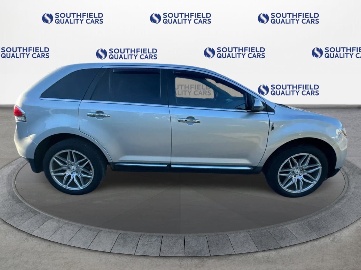 Used 2013 Lincoln MKX AWD image 8