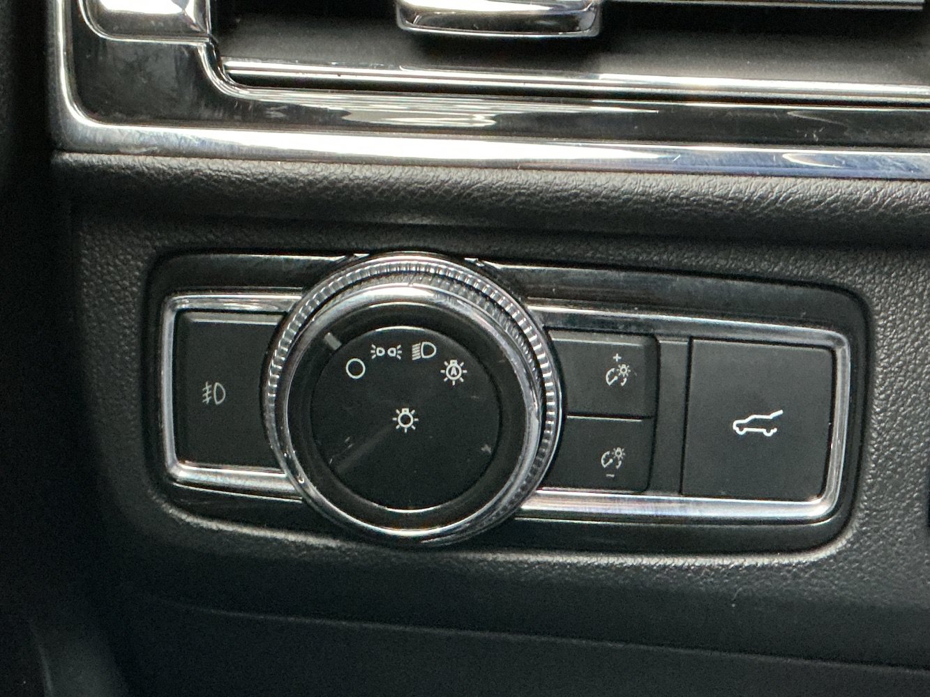 Used 2018 Lincoln Navigator Premiere RWD image 41