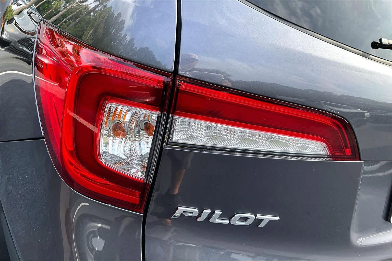 Used 2020 Honda Pilot Touring image 29