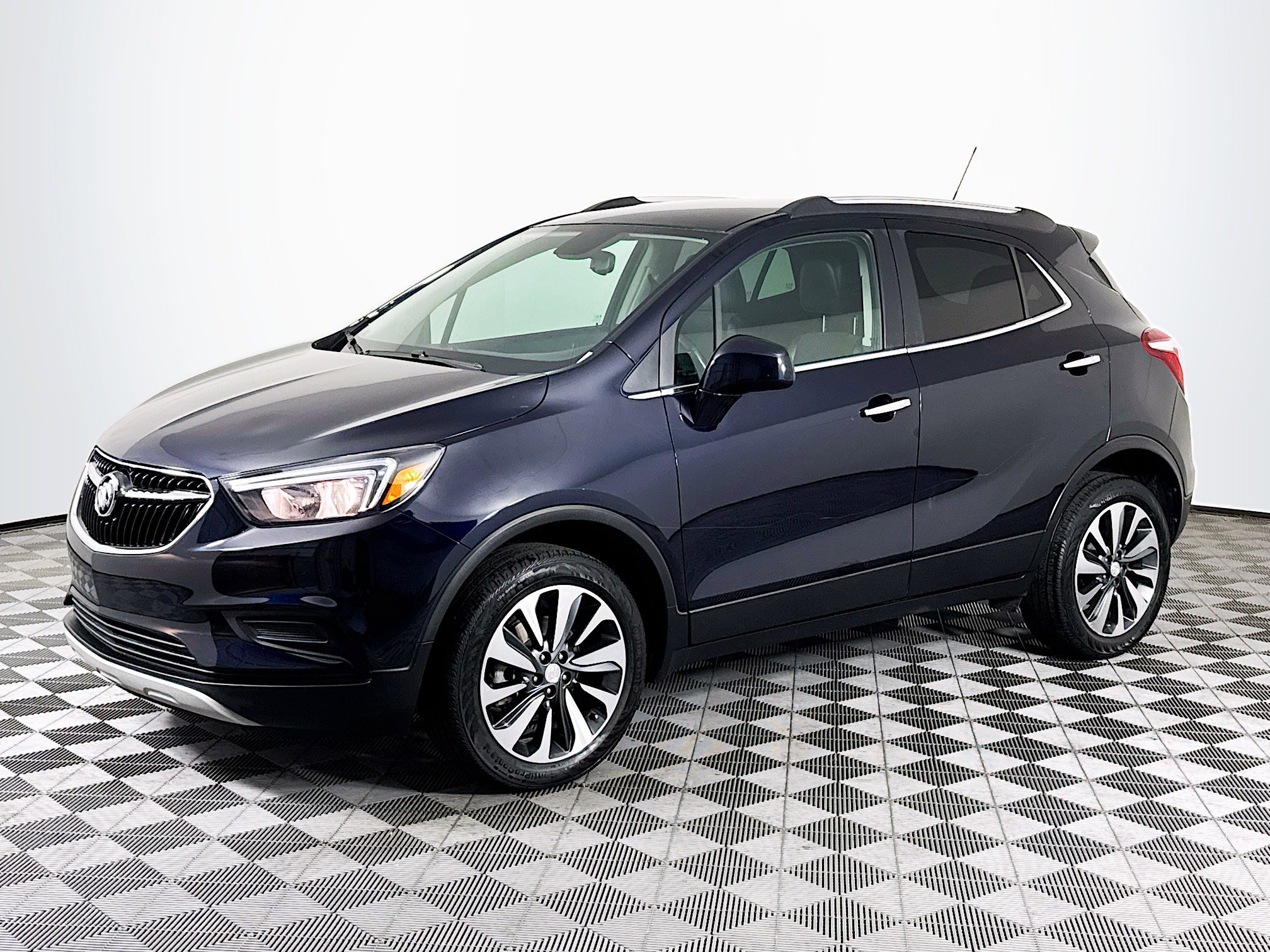 Used 2022 Buick Encore Preferred w/ Safety Package AWD/4WD image 4