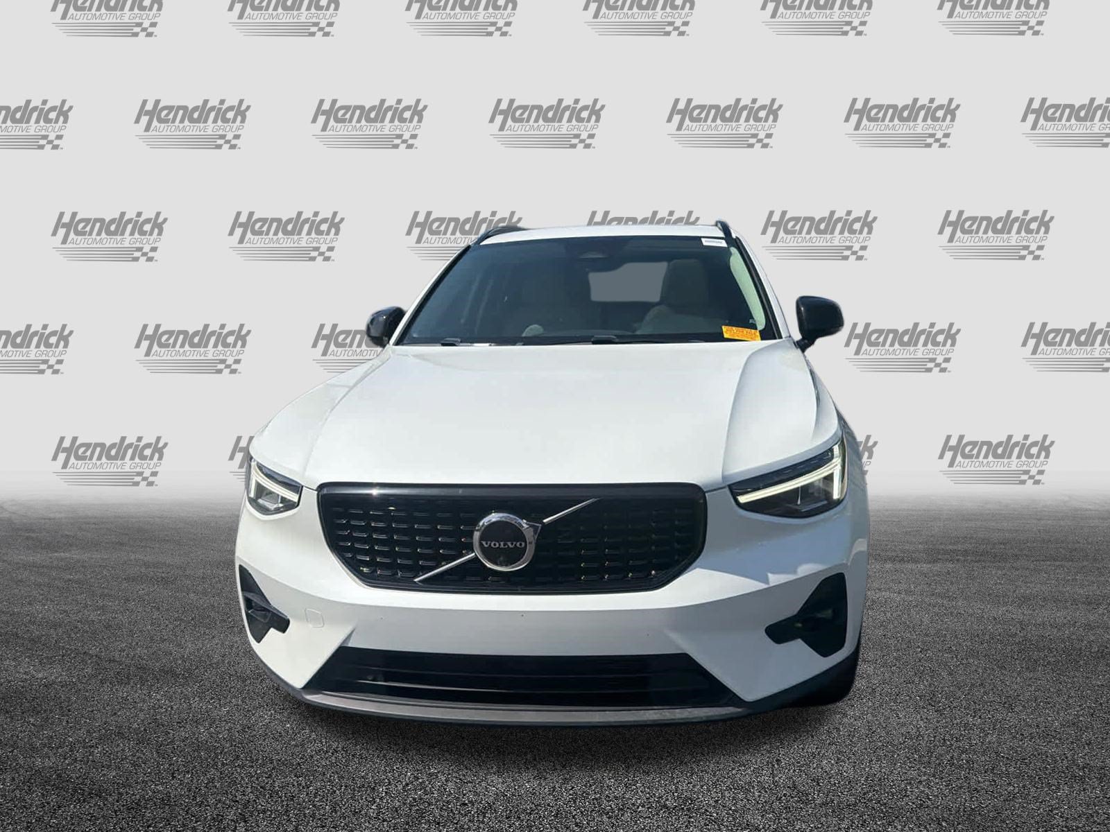 Certified 2023 Volvo XC40 B4 Plus w/ Protection Package Premier FWD image 7
