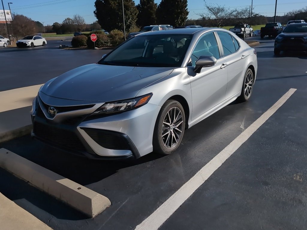 Used 2024 Toyota Camry SE