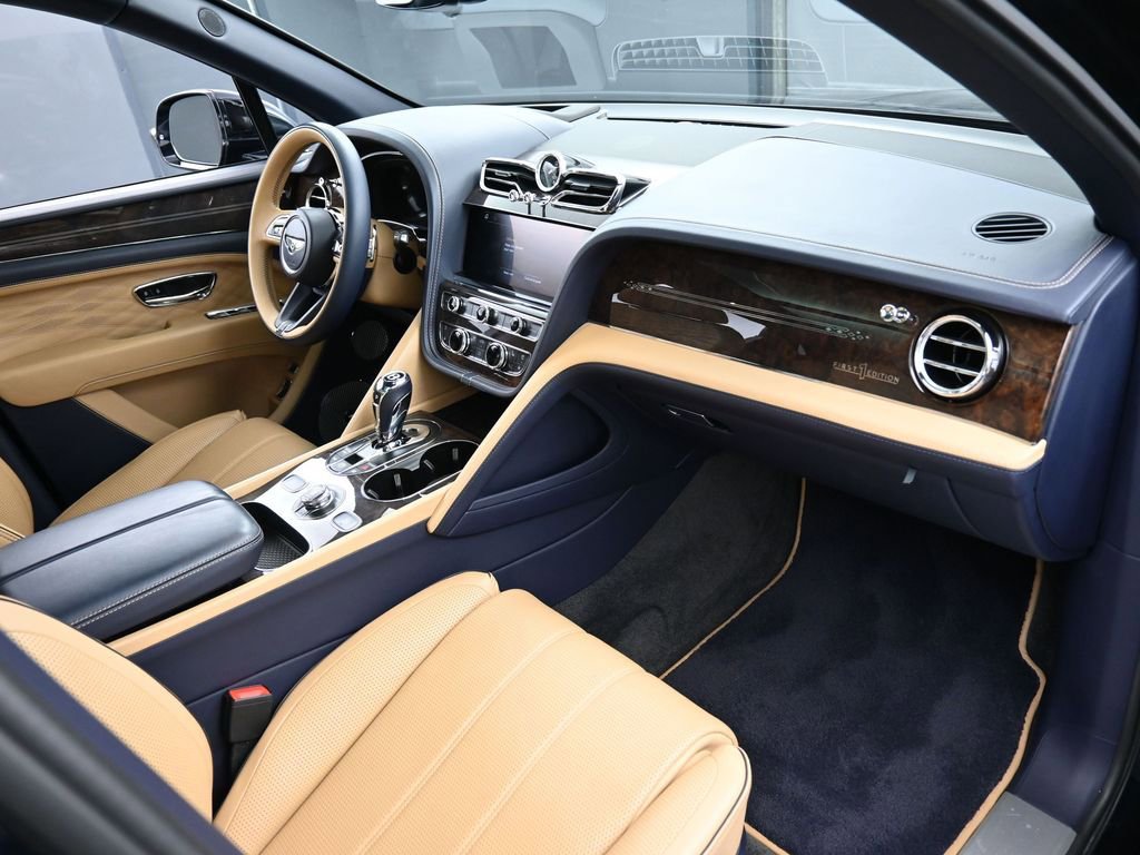 Certified 2023 Bentley Bentayga Extended Wheelbase AWD/4WD image 36