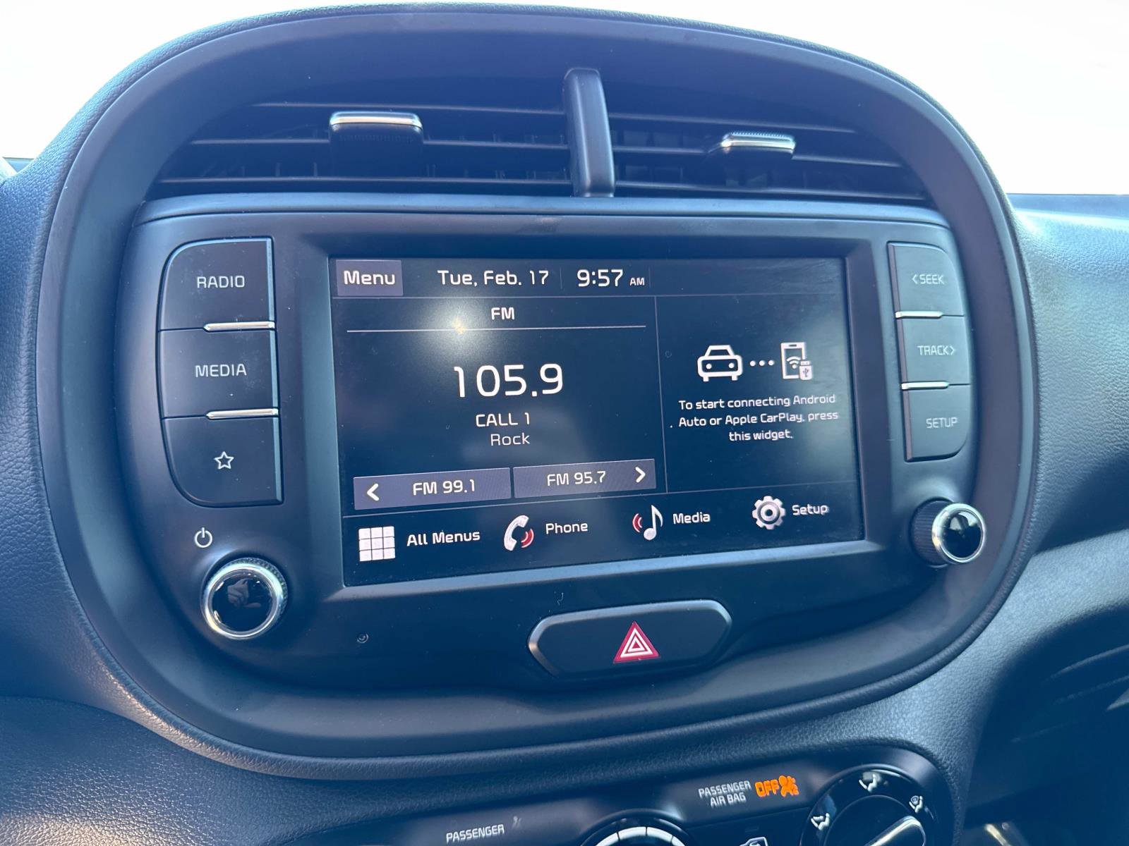 Used 2023 Kia Soul LX w/ LX Technology Package image 22