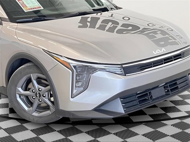 Used 2025 Kia K4 LXS image 29