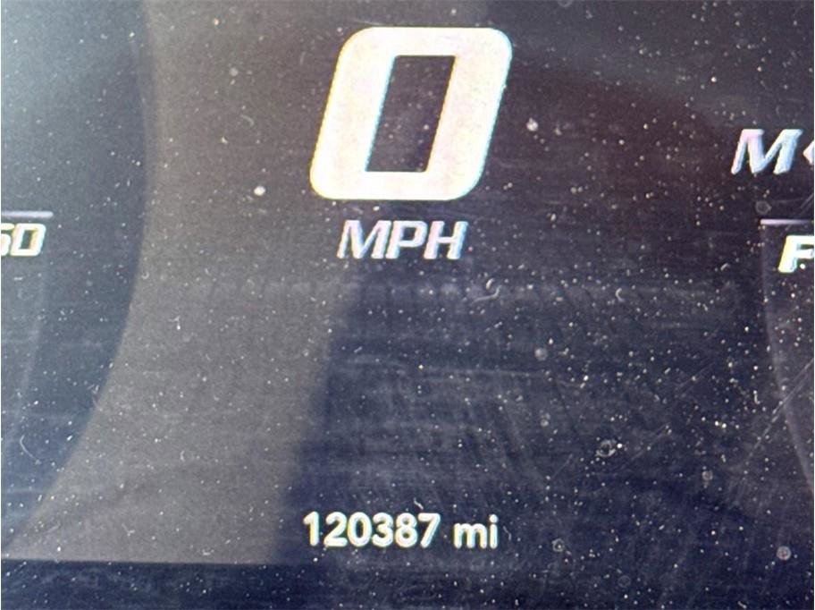 Used 2015 Dodge Challenger SRT w/ Technology Group RWD image 23
