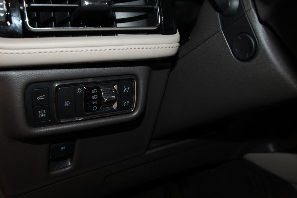 Used 2021 Lincoln Nautilus Reserve w/ Equipment Group 202A AWD/4WD image 11