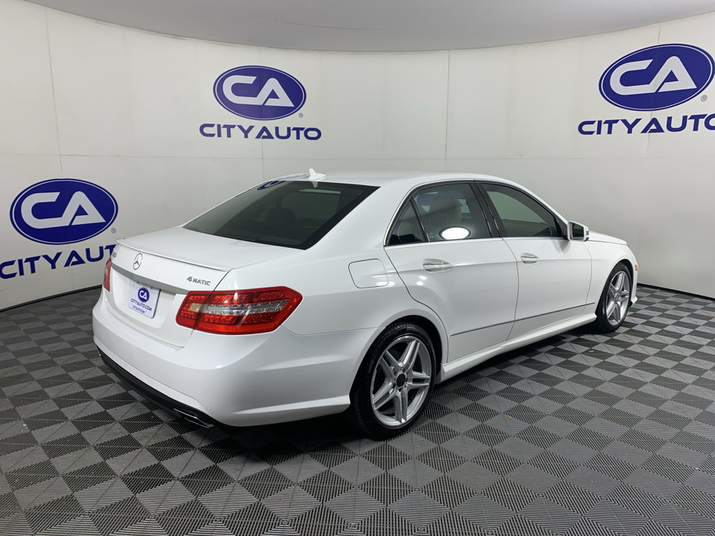 Used 2013 Mercedes-Benz E 350 4MATIC Sedan image 3