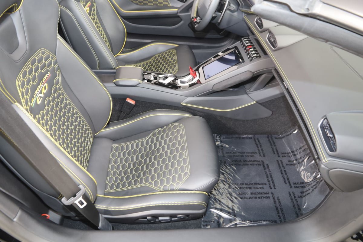 Used 2023 Lamborghini Huracan EVO RWD image 18
