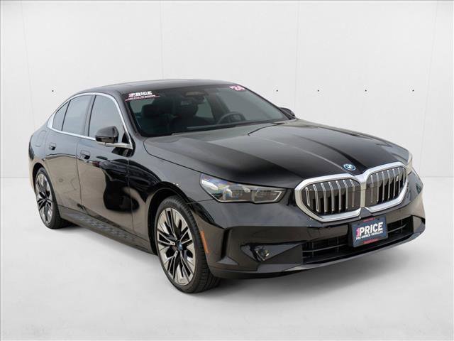 Used 2024 BMW i5 eDrive40i w/ Premium Package image 3