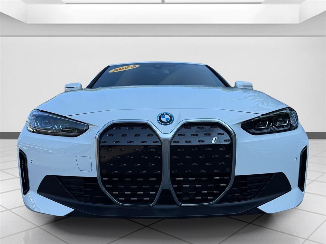 Used 2023 BMW i4 eDrive35 w/ Premium Package RWD image 8
