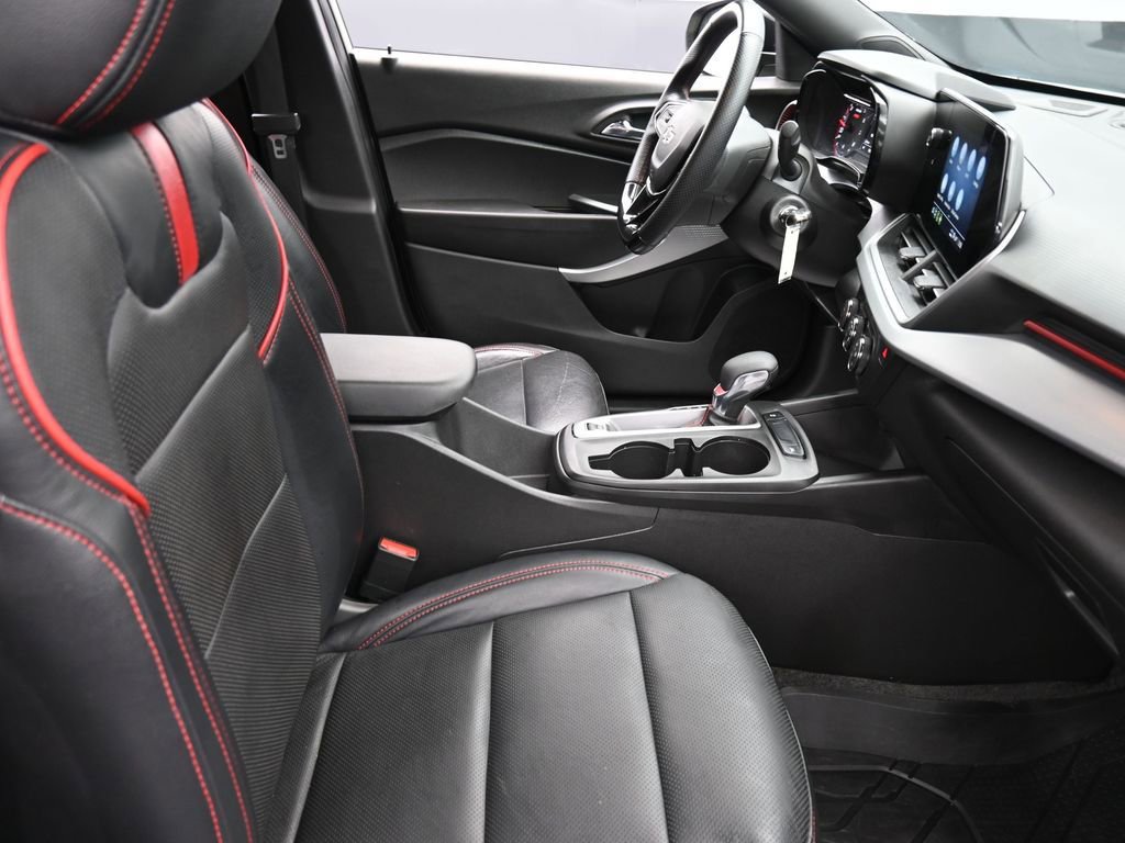 Used 2024 Chevrolet Trax RS w/ Driver Confidence Package image 17