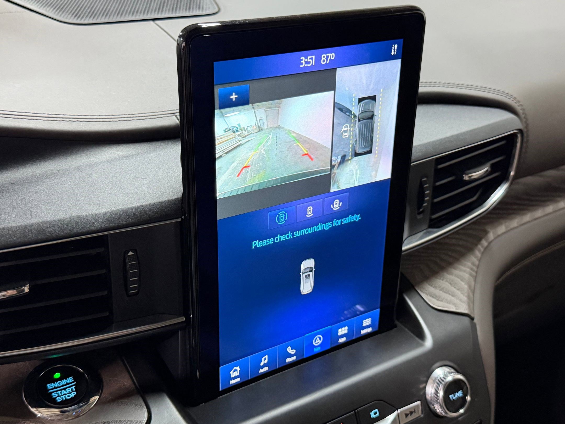 Used 2020 Ford Explorer Platinum w/ Premium Technology Package AWD/4WD image 28