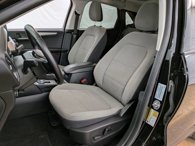 Certified 2022 Ford Escape SE w/ SE Sport Appearance Package image 11