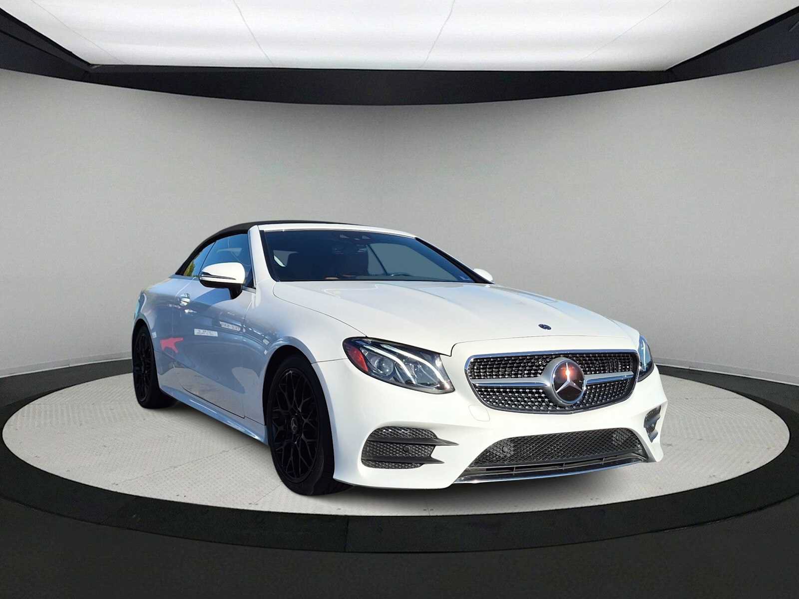 Used 2019 Mercedes-Benz E 450 Cabriolet image 2