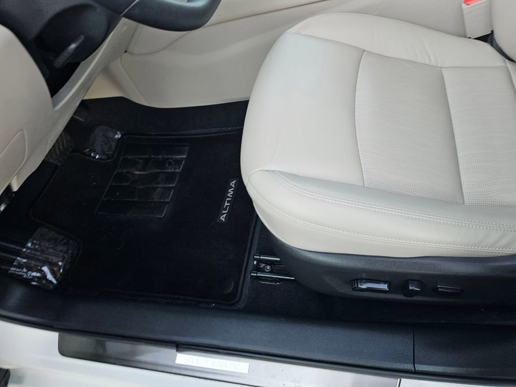 Used 2021 Nissan Altima 2.5 Platinum image 12